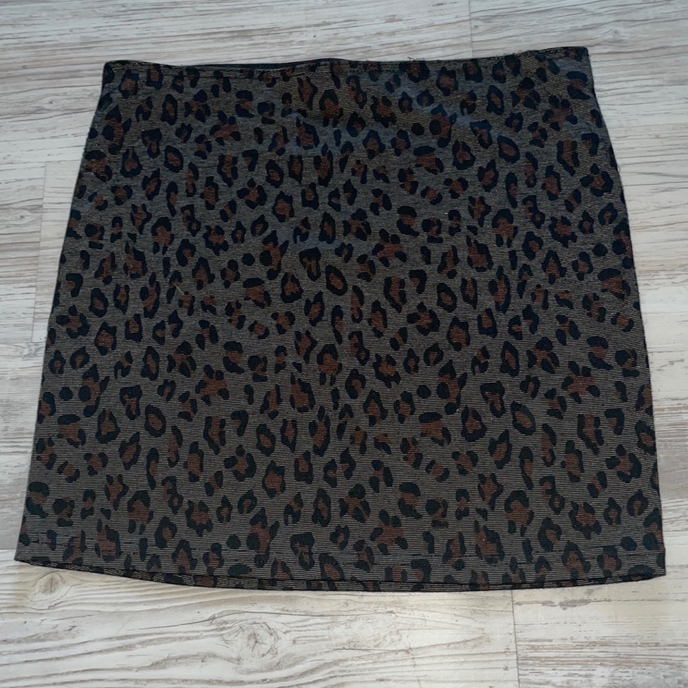 Forever 21 leopard print body-con mini skirt, size large